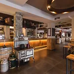 Ξενοδοχείο Grof 4*
