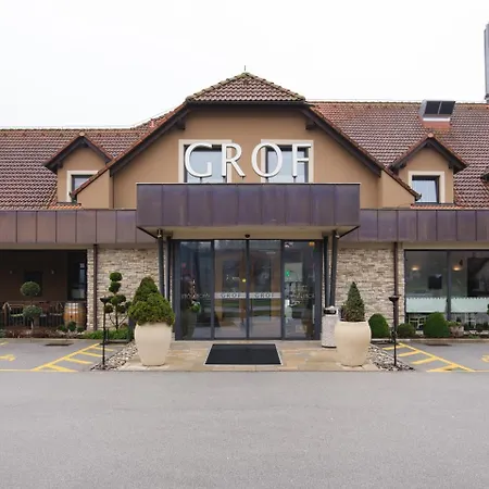 Отель Grof